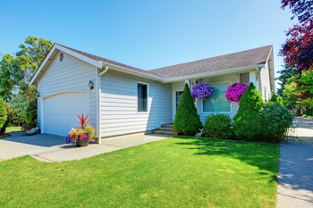 What to Watch Out for Before Painting the Garage Door